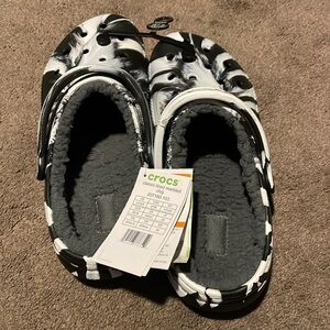 Classic lined marbled clog